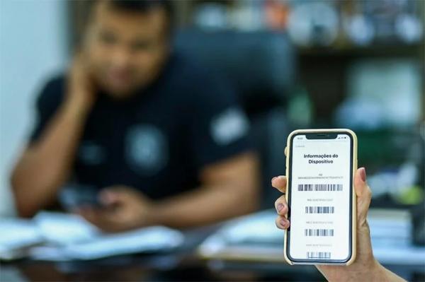 Sancionada lei que determina impressão do IMEI nas notas fiscais de celulares vendidos no Piauí