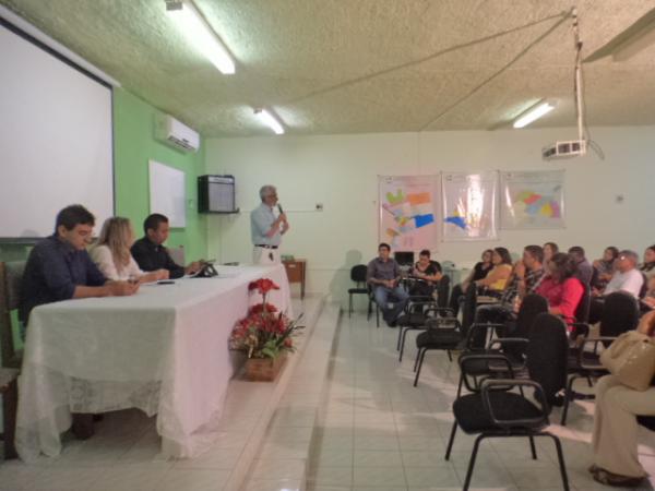 Regional de Saúde de Floriano sedia encontro de Secretários Municipais