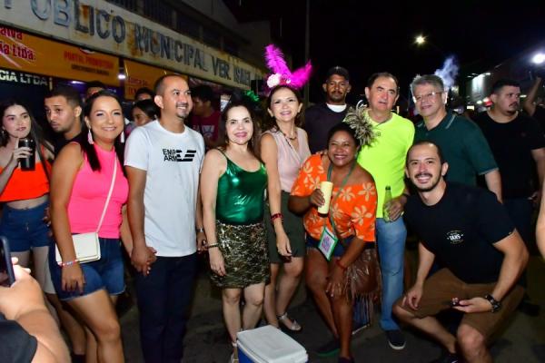 Arrastão com Rubinho reúne milhares de foliões na primeira noite do Carnaval 2023