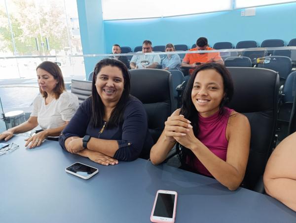  C&acirc;mara Municipal de Floriano homenageia mulheres do Poder Legislativo(Imagem:FlorianoNews)