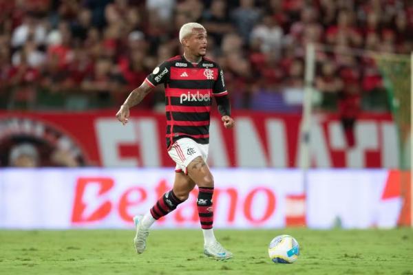 Wesley termina o ano como destaque no Flamengo e valorizado.(Imagem:Gil Gomes/AGIF)