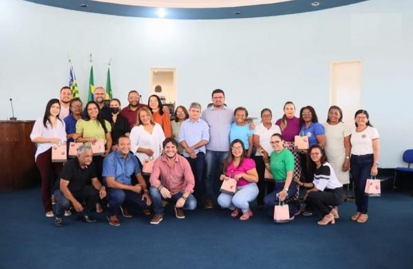 Câmara Municipal de Floriano presta homenagem às servidoras mães em evento especial