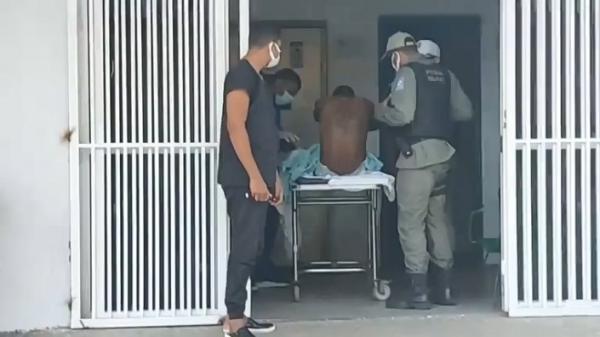Homem acusado de praticar assaltos reage à prisão e é alvejado nas pernas em Floriano