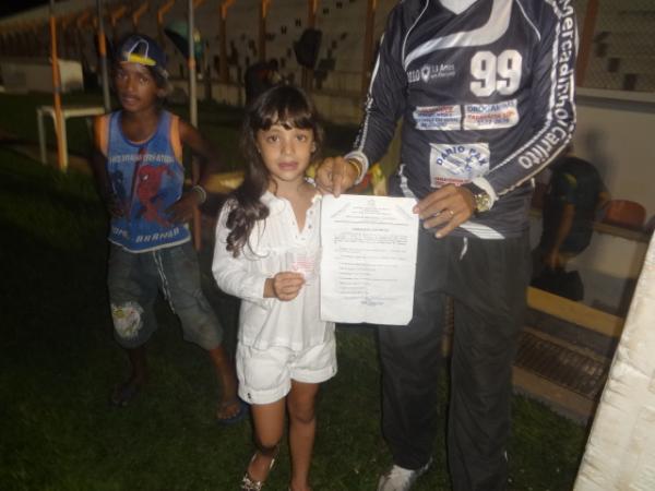 Mariana Oliveira, ganhadora da moto.(Imagem:FlorianoNews)