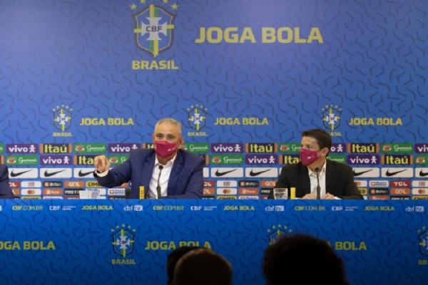 Tite convoca seleção brasileira com Daniel Alves e sem Neymar