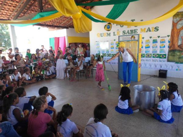 Escola Municipal apresenta resultados do Projeto Quem Lê Sabe Mais