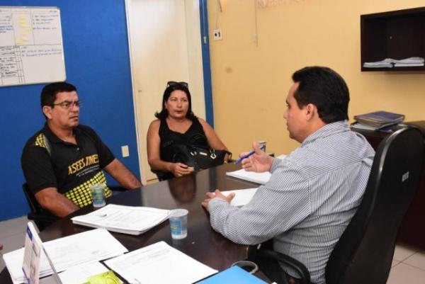 Secretário de Governo se reúne com representantes da UNEES em Floriano