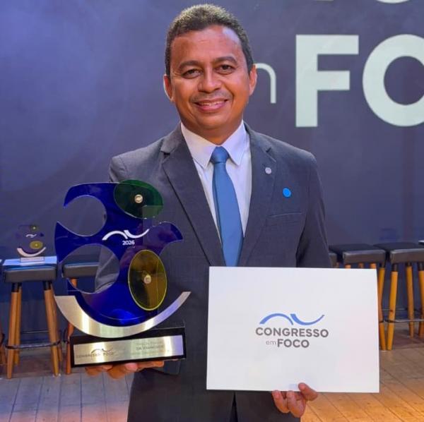 Dr. Francisco ganha Prêmio Congresso em Foco como melhor deputado do Piauí pelo segundo ano seguido