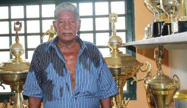 Pintinho &eacute; funcion&aacute;rio do River-PI e coleciona hist&oacute;rias que demonstram sua paix&atilde;o pelo clube.(Imagem:Divulga&ccedil;&atilde;o)