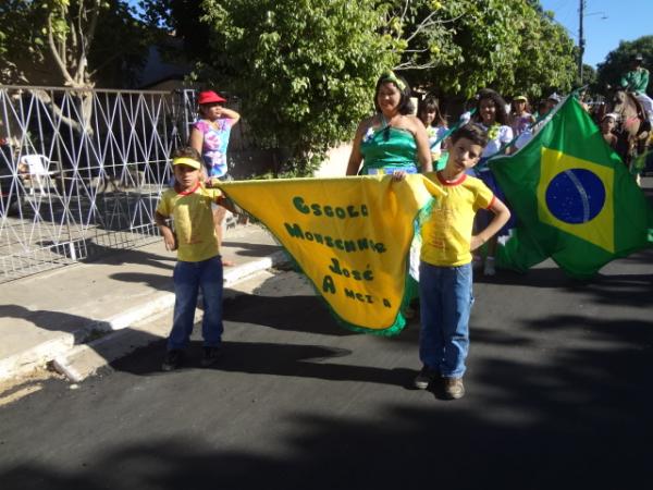 Desfile escolar comemora a Semana da Pátria em Barão de Grajaú