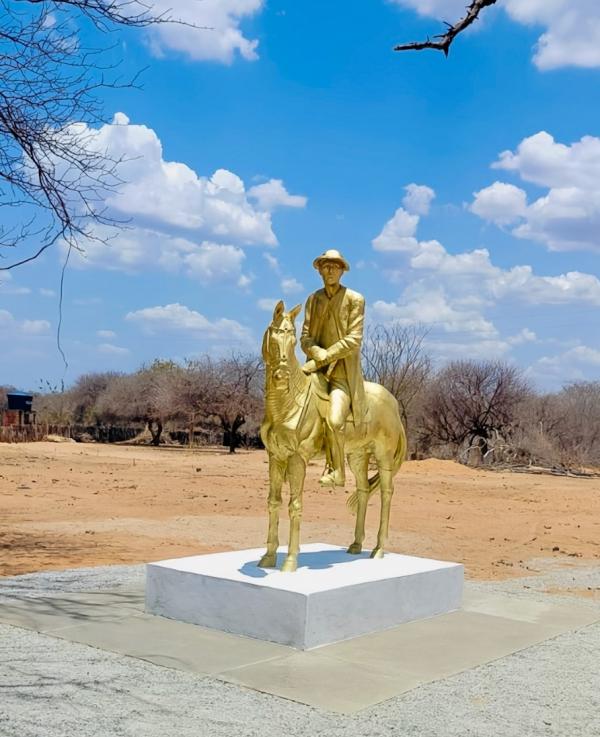 Secult inaugura Monumento do Vaqueiro Zé Grande no município de Dom Inocêncio neste sábado (28)