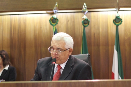 Secretário informa deputados que Estado não pode contratar servidor