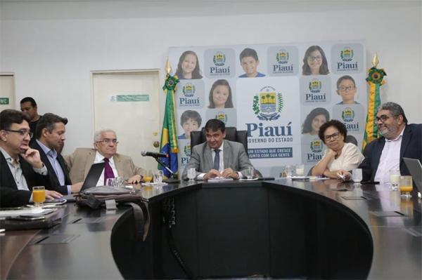 Governador se reúne com Raul Velloso antes de enviar reforma da Previdência para a Alepi