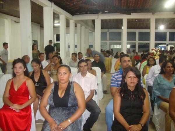 PROFESSORES E FUNCION&Aacute;RIOS DE FLORIANO E REGI&Atilde;O(Imagem:REDA&Ccedil;&Atilde;O)
