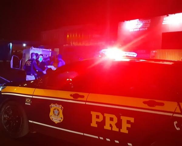 Motociclista morre após colidir com veículo estacionado na BR-343, no Norte do Piauí