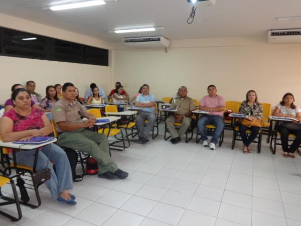 Professores participam de curso sobre monitoramento da educa&ccedil;&atilde;o no tr&acirc;nsito.(Imagem:FlorianoNews)