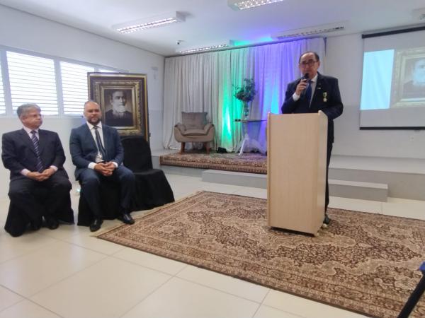 Prefeito Ant&ocirc;nio Reis recebe comenda da Ordem do M&eacute;rito Comercial Marqu&ecirc;s de Paranagu&aacute;.(Imagem:FlorianoNews)