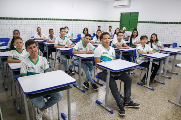 Rafael Fonteles e secretário da Educação lançam Campanha de Matrículas 2024 das escolas estaduais