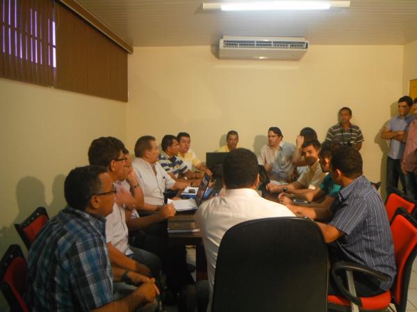 Prefeito de Barão de Grajaú realiza reunião com equipe de primeiro escalão.(Imagem:FlorianoNews)