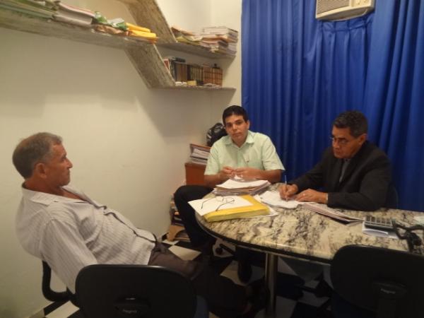 C&acirc;mara de Bar&atilde;o de Graja&uacute; ter&aacute; 11 parlamentares em 2013.(Imagem:FlorianoNews)
