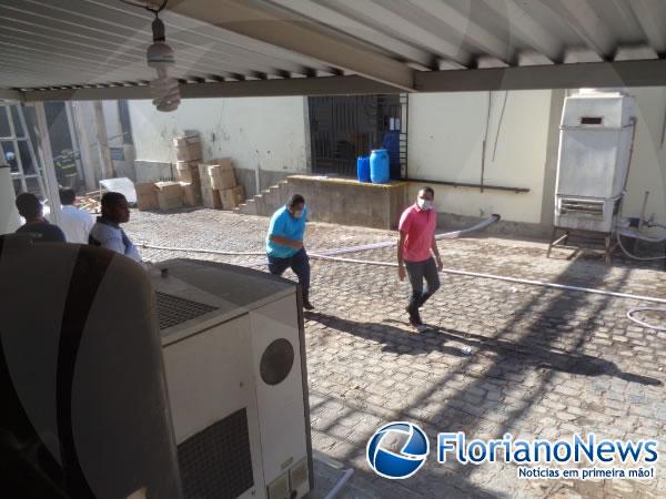 Sorveteria sofre inc&ecirc;ndio em Floriano.(Imagem:FlorianoNews)