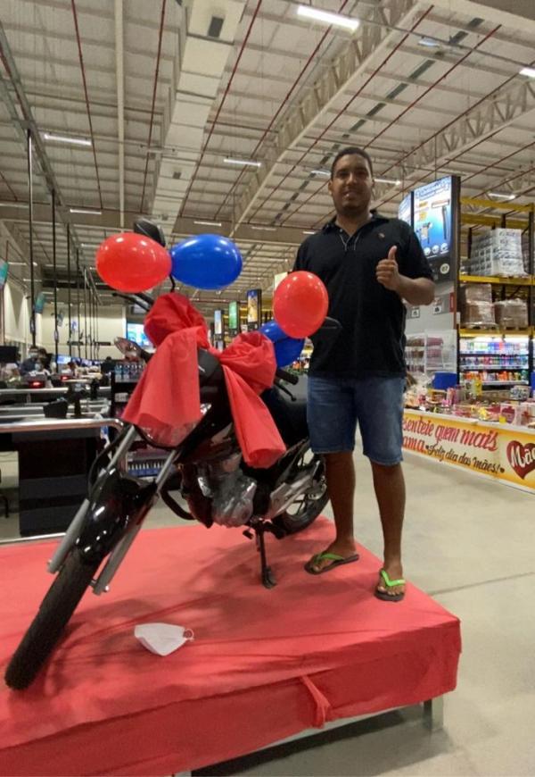 &Iacute;talo Maciel, ganhador da moto 0km(Imagem:Reprodu&ccedil;&atilde;o)