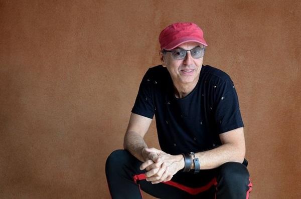 Zeca Baleiro é a última atração do ano no Projeto 6 e Meia