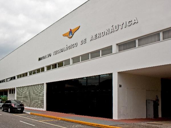 O ITA oferece cinco cursos de graduação em engenharia. Ao todo foram oferecidas 150 vagas - 31 delas voltadas a quem opta pela carreira militar. Neste ano, o vestibular do ITA reu(Imagem:Reprodução)