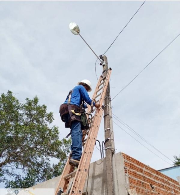 Prefeitura de Floriano conclui 1ª etapa regional da operação "Iluminação por Bairros"