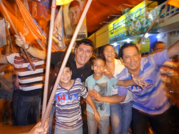 Coliga&ccedil;&atilde;o: Floriano Seguindo em Frente(Imagem:FlorianoNews)