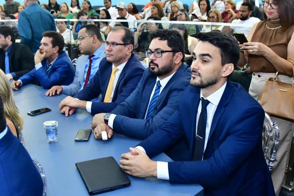  Concess&atilde;o de homenagens marca sess&atilde;o solene pelo anivers&aacute;rio de 129 anos de Floriano(Imagem:CMF)