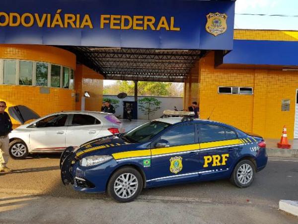 Homem acusado de receptação e falsificação é preso na BR-230 em Floriano