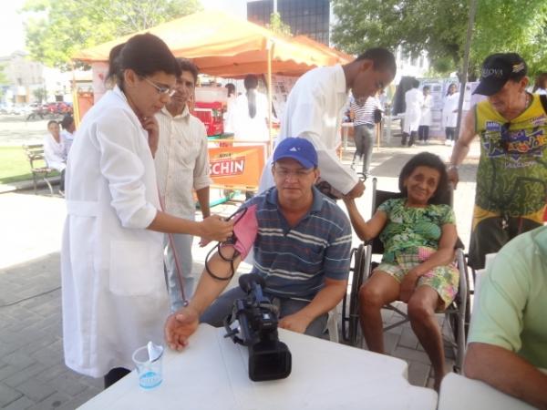1&ordf; Feira de Sa&uacute;de da UESPI.(Imagem:FlorianoNews)