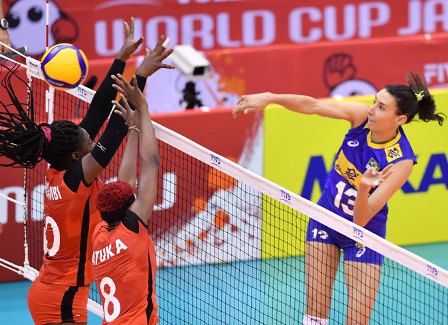 Seleção feminina de vôlei se recupera na Copa do Mundo e bate o Quênia por 3 a 0