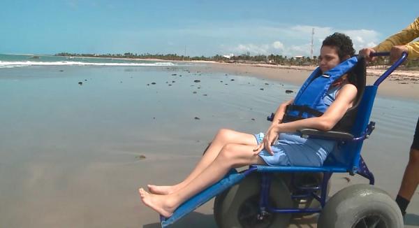 Paciente em tratamento contra o câncer realiza sonho de conhecer o mar no Piauí