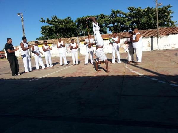 3&ordm; BPM ofereceu caf&eacute; da manh&atilde; aos alunos da APAE de Floriano.(Imagem:Reprodu&ccedil;&atilde;o/Facebook)
