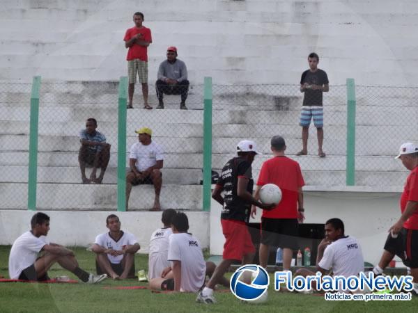 Flamengo-PI treina no Est&aacute;dio Tiber&atilde;o para enfrentar Atl&eacute;tico-GO.(Imagem:FlorianoNews)