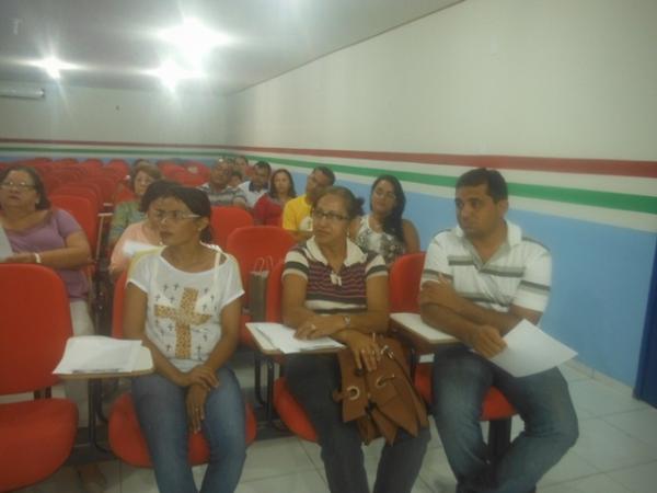 SEMED de Bar&atilde;o de Graja&uacute; realizou encontro para articular o desfile de 7 de setembro.(Imagem:FlorianoNews)