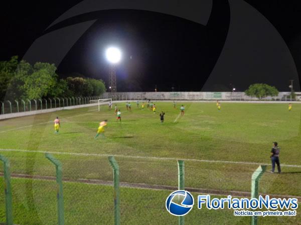 Atletas do Futuro vence Boca J&uacute;nior e disputar&aacute; final do campeonato baronense de futebol.(Imagem:FlorianoNews)