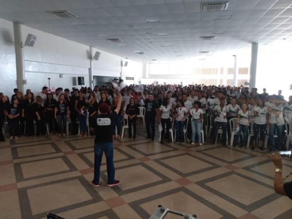 Revis&atilde;o Pr&eacute;-Enem traz dicas, macetes e revis&atilde;o de conte&uacute;do para estudantes de Floriano.(Imagem:FlorianoNews)