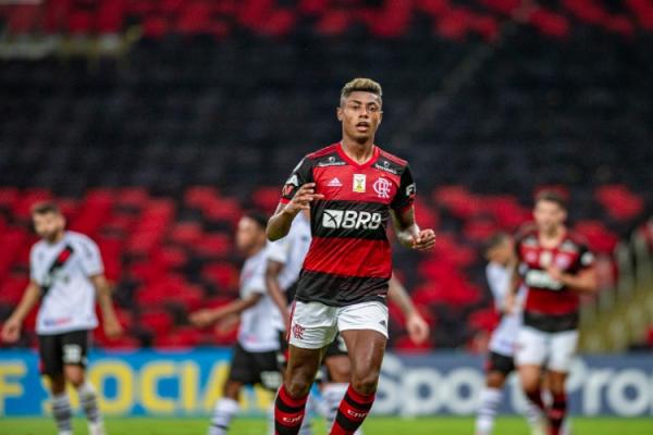 Rodada do Brasileiro começa com jogos em Salvador e Goiânia