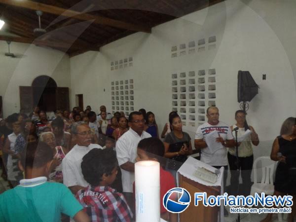 Prociss&atilde;o e missa encerraram festejo de Santa Rita de C&aacute;ssia em Floriano.(Imagem:FlorianoNews)