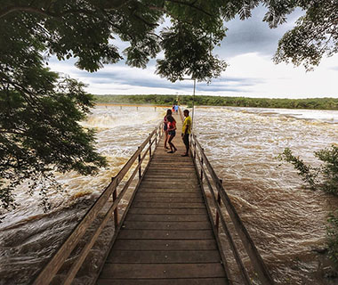 Com cheia do rio, cresce número de visitantes na Cachoeira do Urubu