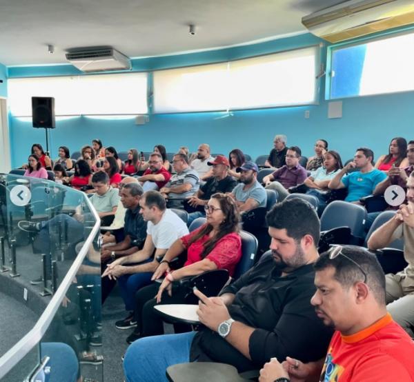  Encontro regional do PT re&uacute;ne lideran&ccedil;as na C&acirc;mara Municipal de Floriano(Imagem:Reprodu&ccedil;&atilde;o/Instagram)