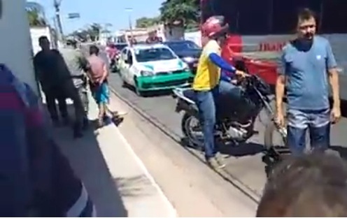 Suspeito é dominado por populares após tentativa de roubo em Floriano