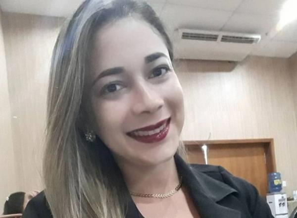 Secret&aacute;ria de sa&uacute;de de Passagem Franca do Piau&iacute;, Lorayny Carvalho da Silva, &eacute; suspeita de furar fila de vacina&ccedil;&atilde;o contra Covid-19.(Imagem:Reprodu&ccedil;&atilde;o/Instagram)