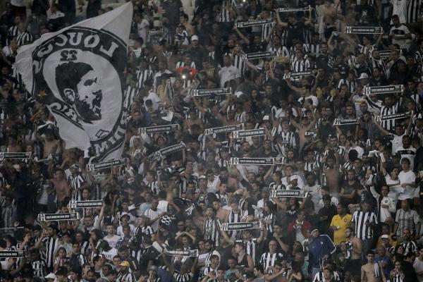 Pesquisa indica que legião de torcedores do Flamengo tem Botafogo como segundo time