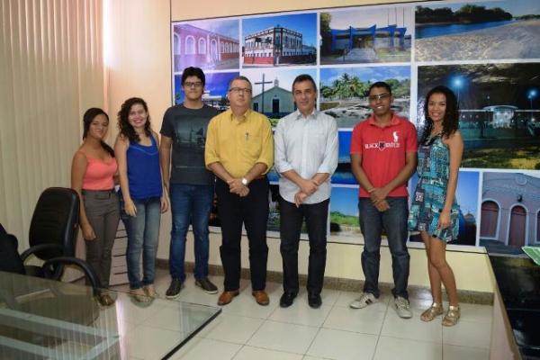Professor e Acadêmicos da UFPI apresentam projeto voltado para catadores de lixo