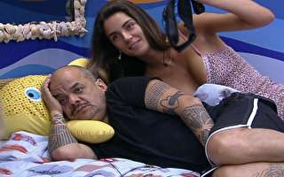 Laisa afirma: 'Vou sair beijando todo mundo. Estou carente'