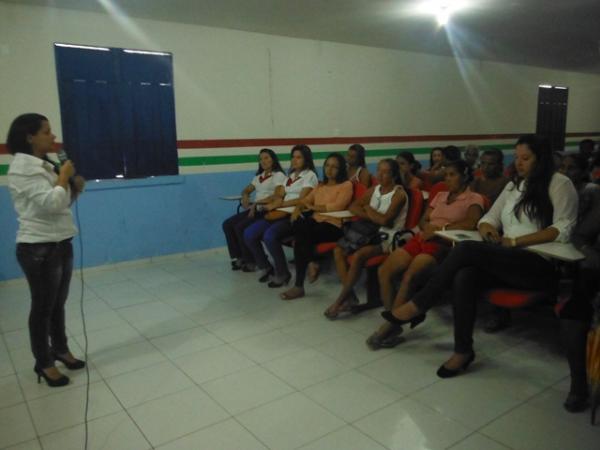 Reuni&atilde;o com pais articula rein&iacute;cio de programas da Assist&ecirc;ncia Social em Bar&atilde;o de Graja&uacute;.(Imagem:FlorianoNews)